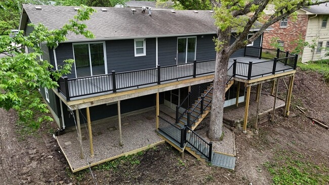 Building Photo - 3006 Lynnwood Dr