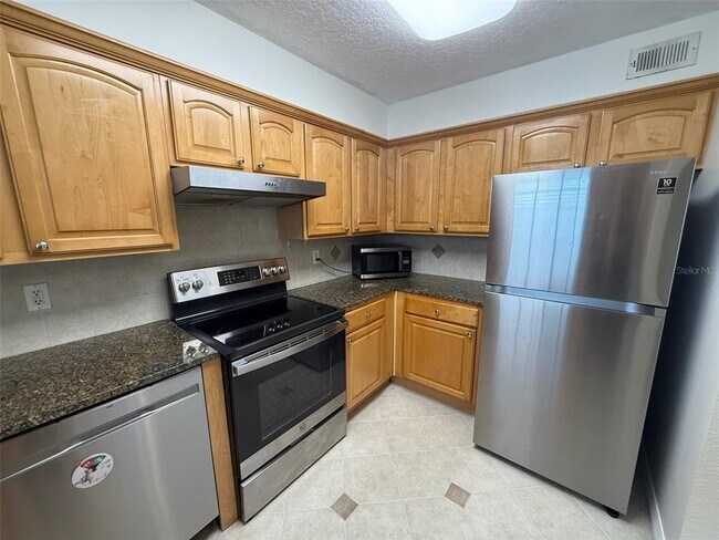 Building Photo - 6100 Gulfport Blvd S