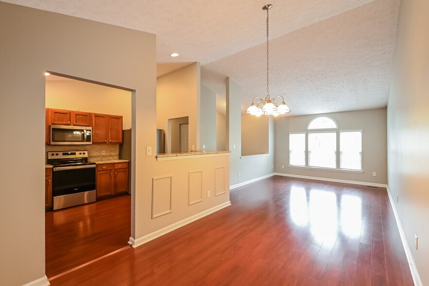 Building Photo - 3000 Basswood Dr