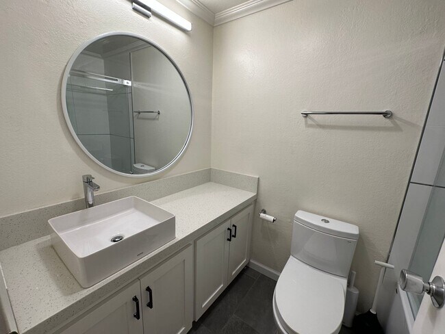 Building Photo - 204 Larkspur Plaza Dr