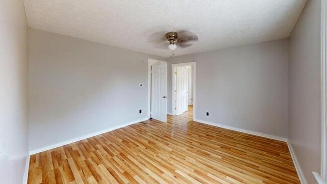 Building Photo - 11 Linwood Pl