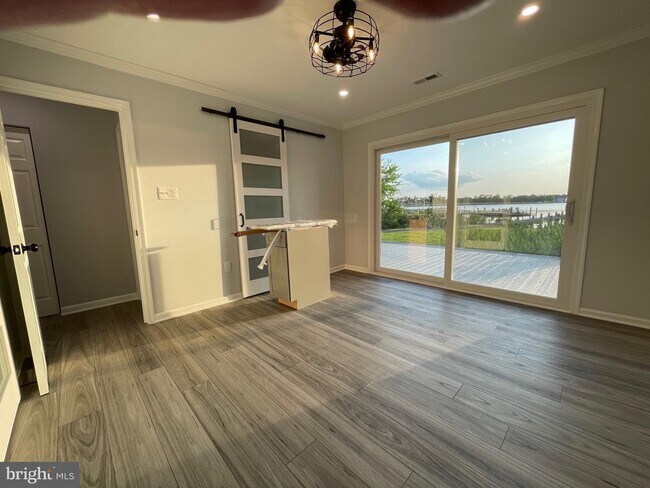 Building Photo - 1819 Sherman Dr