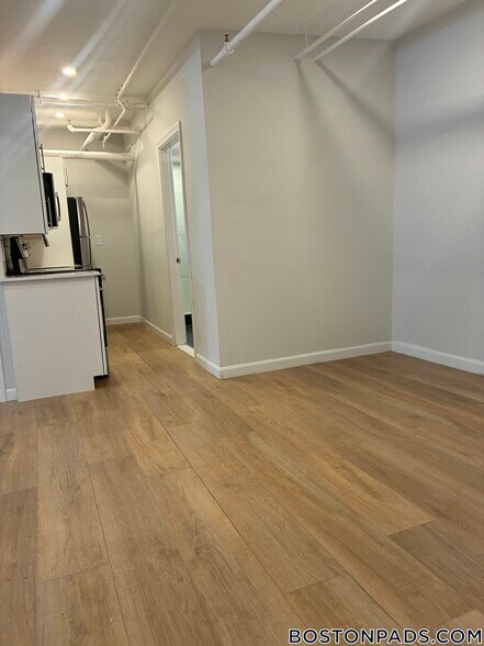 Building Photo - 19 Peterborough St