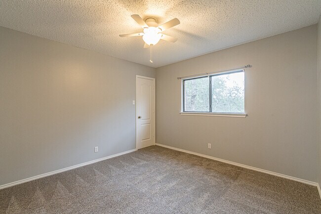 Building Photo - 1519 Jasmine