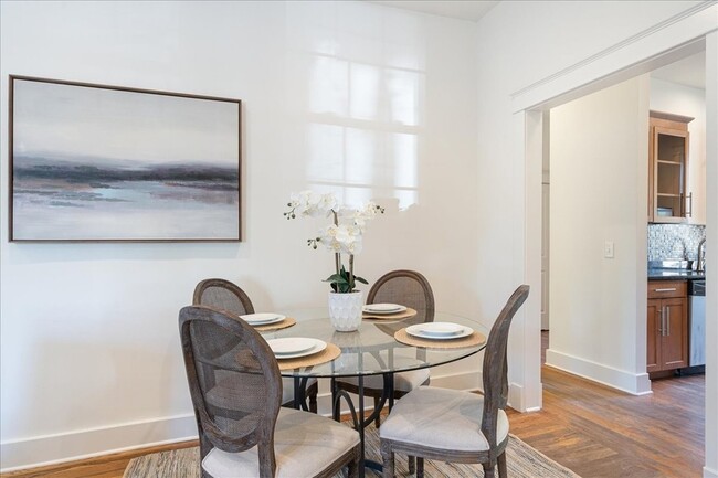 Building Photo - 1411 10th Ave N