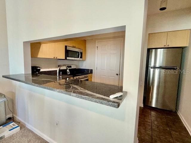 Building Photo - 322 E Central Blvd