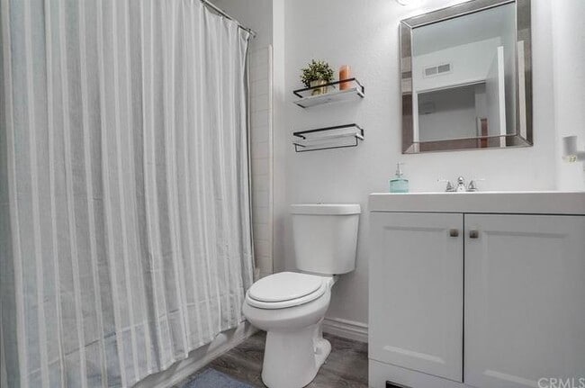 Building Photo - 1833 Camberley Ln