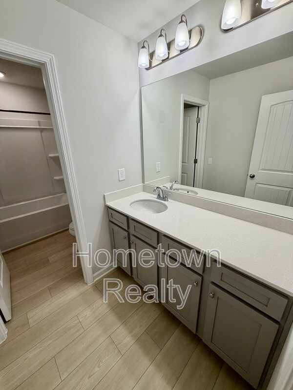 Building Photo - 540 Teversham Dr