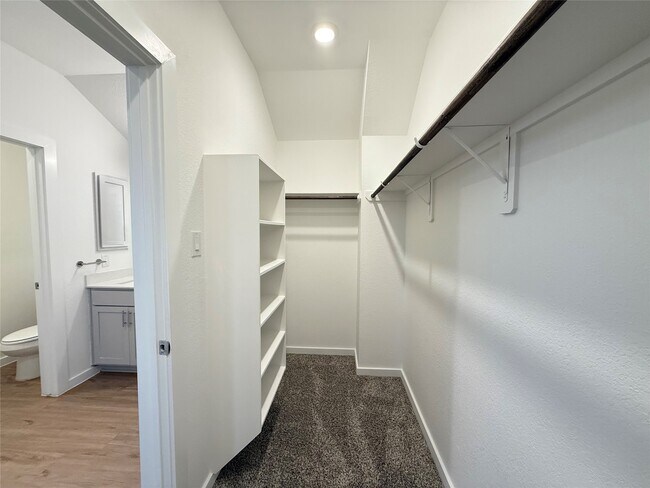 Building Photo - 5111 Visionary Dr