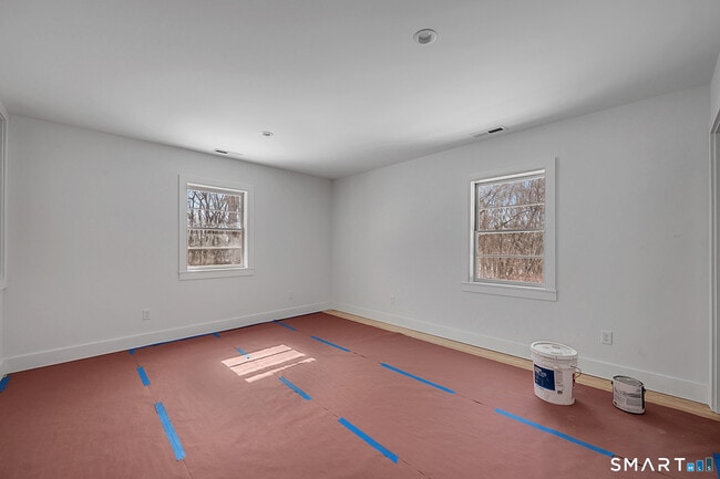 Building Photo - 220 Upper Grassy Hill Rd