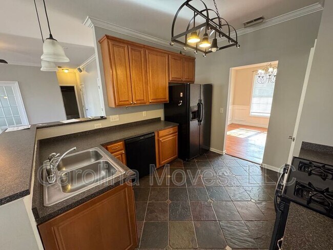 Building Photo - 104 Shairpin Ln