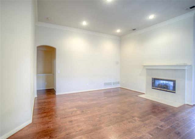 Building Photo - 1221 Greenway Dr