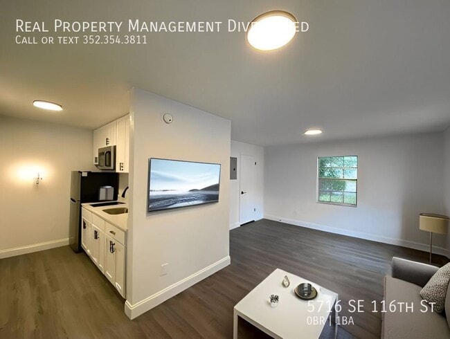 Building Photo - 5716 SE 116th St