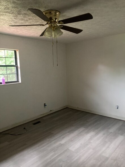 Building Photo - 5001 Jack Way