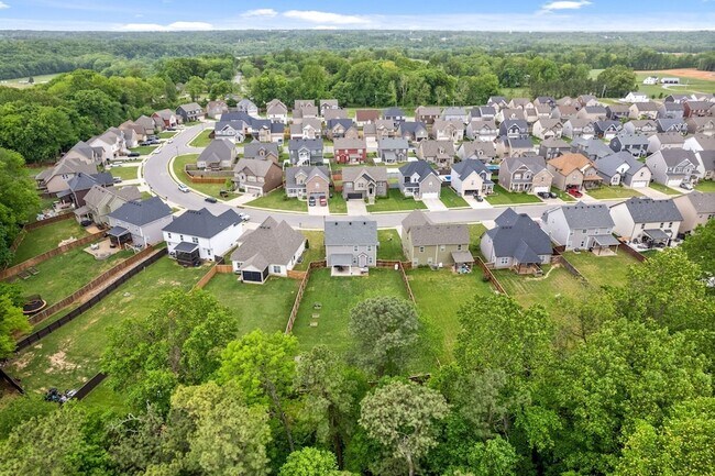 Building Photo - 1607 Ellie Piper Cir