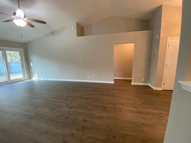 Building Photo - 118 Hydrangea Rd