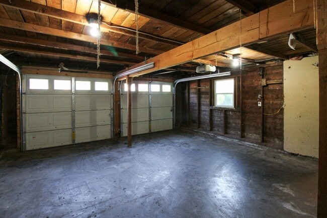 Building Photo - 860 Boxwood Ln SE