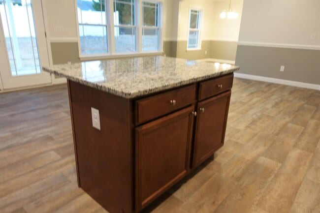 Building Photo - 755 Spartan Commodor Ln