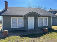 Building Photo - Updated Central Waco Home