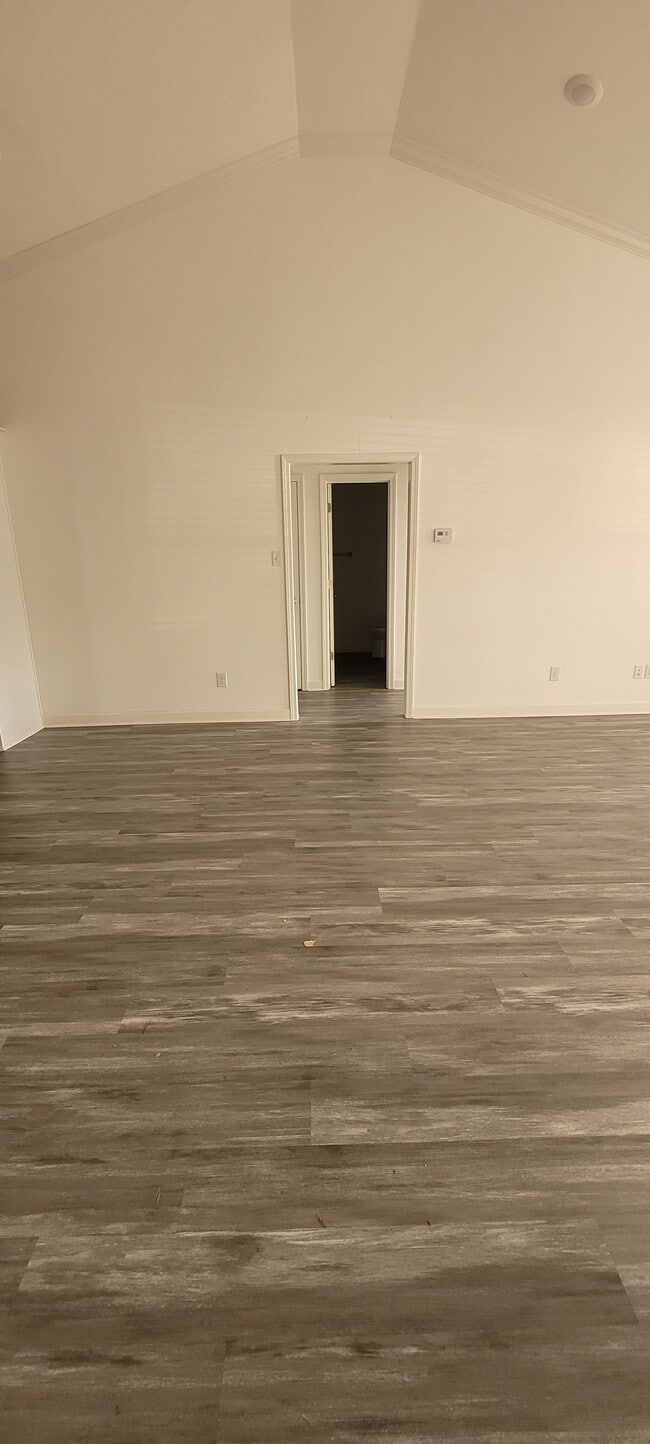 Building Photo - 45 Buena Vis Dr