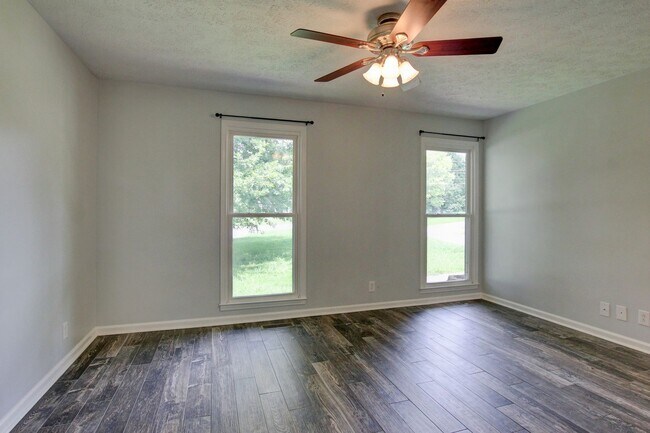 Building Photo - 180 Kings Deer Dr