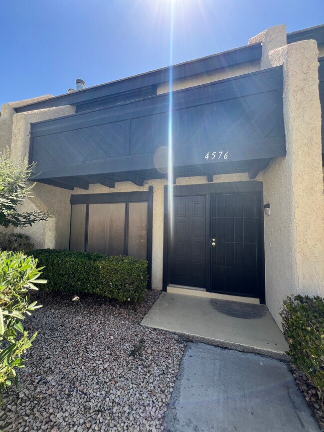 Building Photo - 4576 Kenmare Way