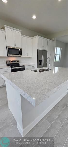 Building Photo - 5461 Empire Dr