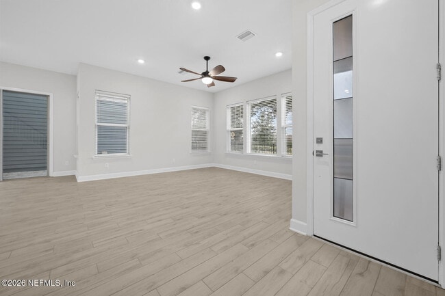 Building Photo - 7400 Beach Walk Pl