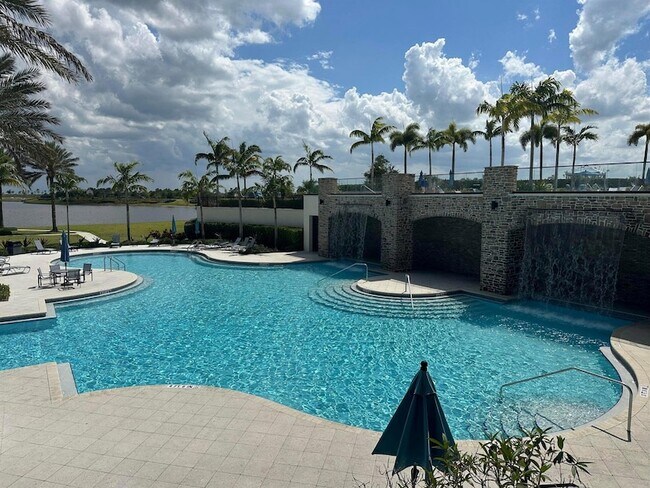 Building Photo - 1346 Harvester Xing