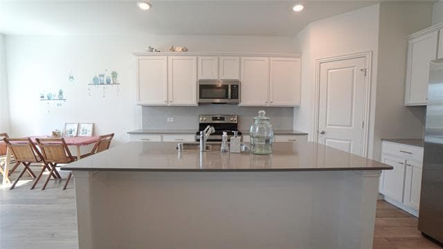 Building Photo - 733 Alden Dr