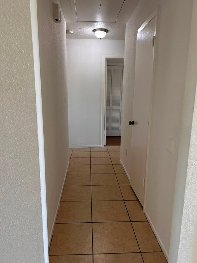Building Photo - 6514 Summer Ridge Dr
