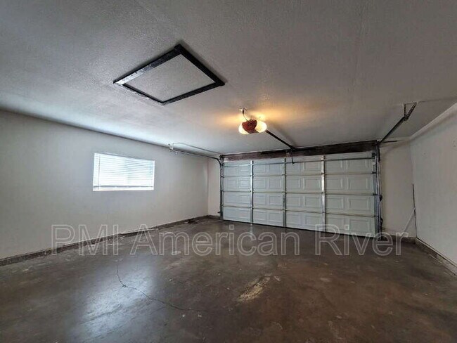 Building Photo - 4032 Bruce Way