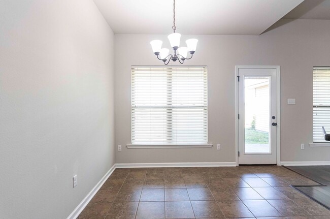 Building Photo - 132 Timber Edge Dr