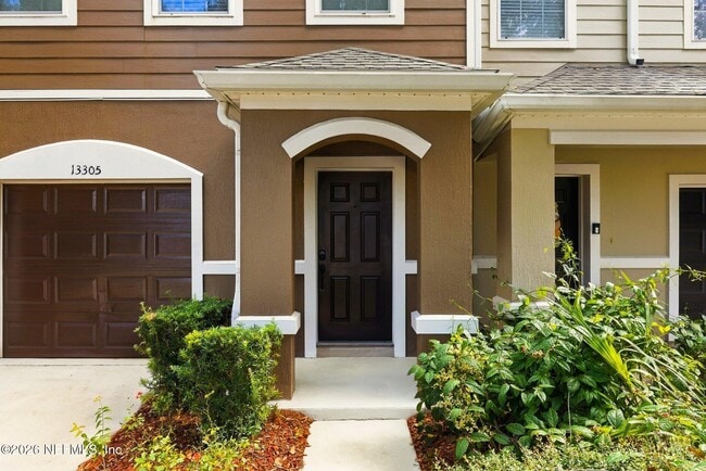 Building Photo - 13305 Solar Dr