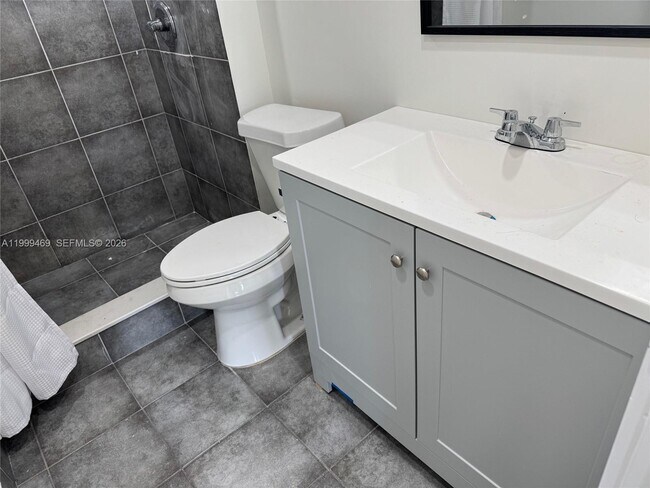 Building Photo - 492 NW 165th St