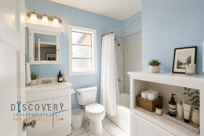 Building Photo - Charming Adams Point One Bedroom Condominium
