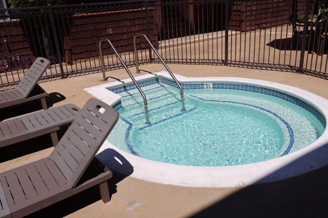 Building Photo - 5403 Newcastle Ave