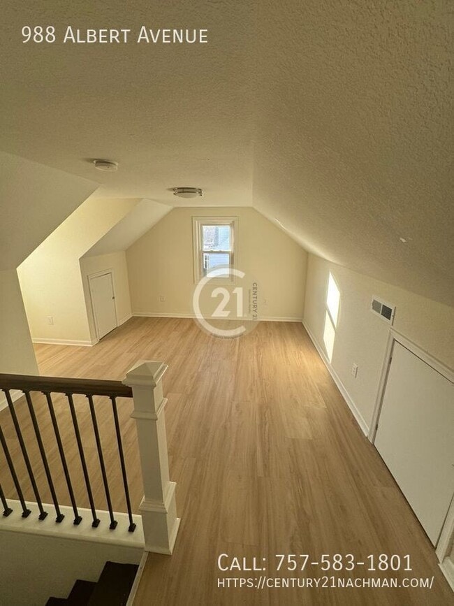 Building Photo - 988 Albert Ave