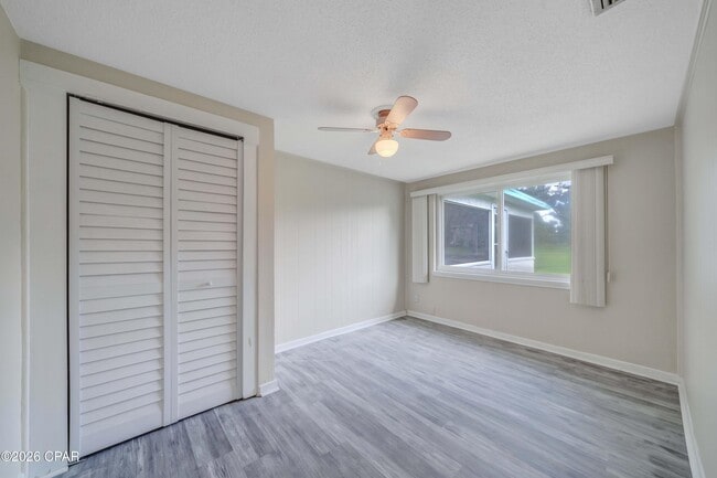 Building Photo - 4736 Sunset Dr