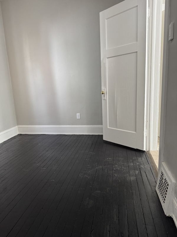 Building Photo - 2927 E 126th St