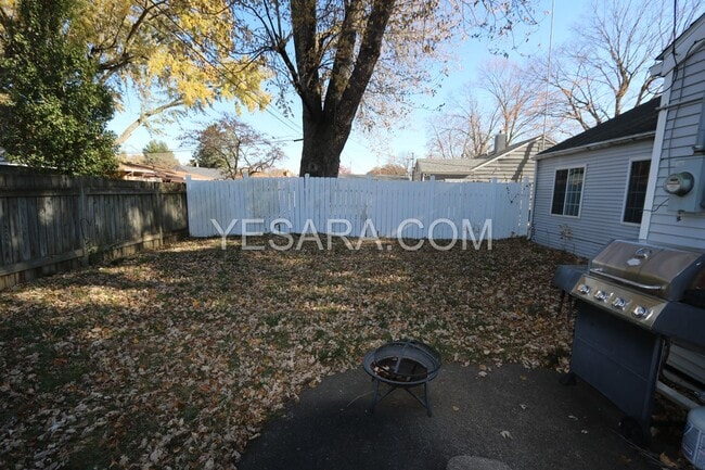 Building Photo - 2 Bedroom 1 Bath House