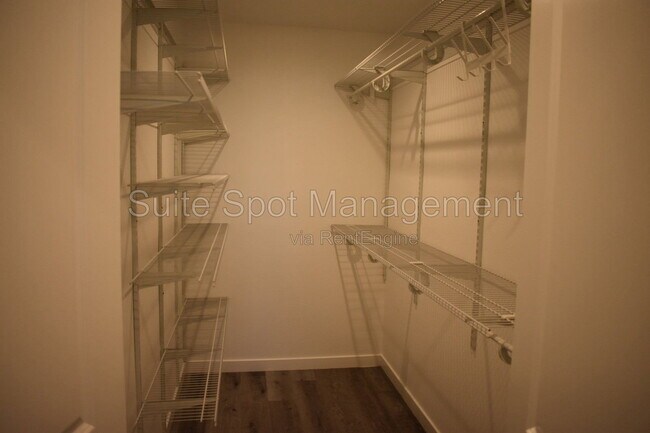 Building Photo - 1607 Vuelta Grande Ave