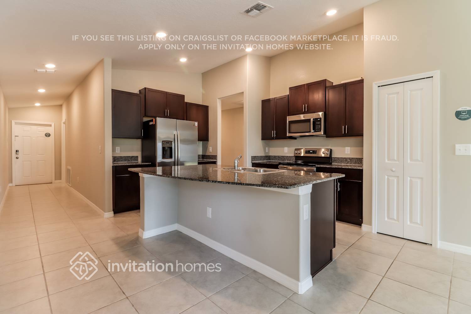 Building Photo - 2253 Jungle Dr