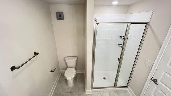 Building Photo - Beautiful Harmony Central Water Front Home AVAILABLE NOW!