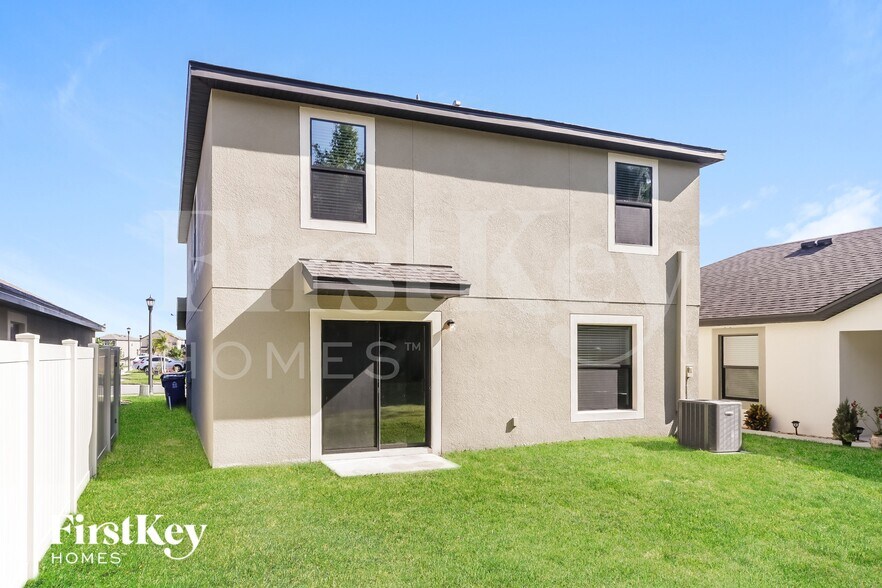 Building Photo - 6218 Manitoba Dr