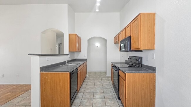 Building Photo - Great price for this Goodyear neighborhood!