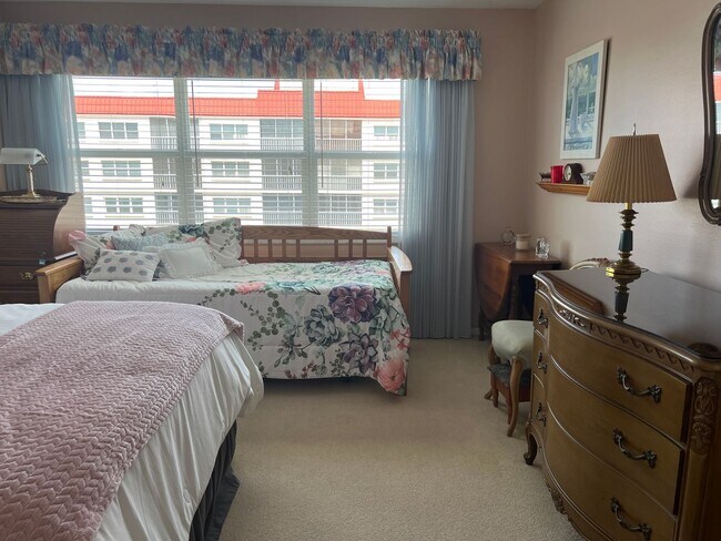 Building Photo - NEW PRICE!  Costa Brava Venice Island 2BR/2BA Condo