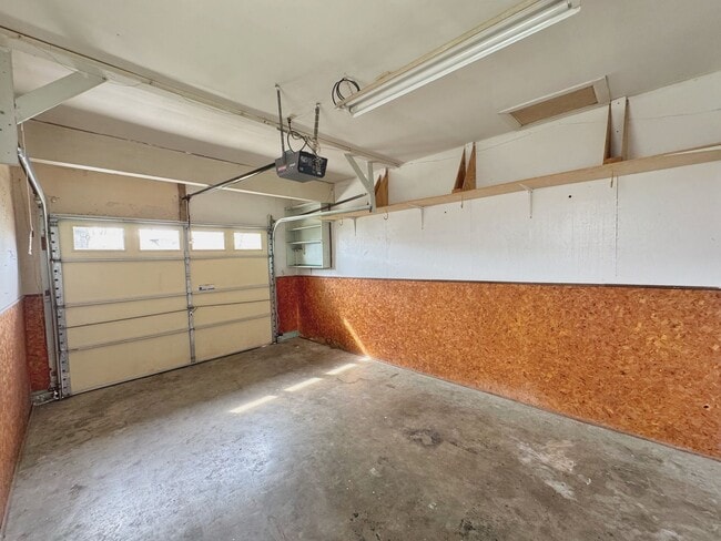 Building Photo - Modern Ranch Retreat