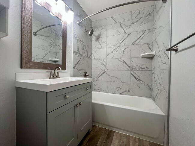 Building Photo - Modern Renovated 2-Bedroom in Santa Clara | Prime Location Near Apple, Nvidia & Major Highways