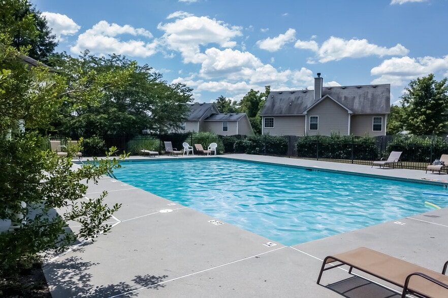 Building Photo - 4195 Clarks Tr